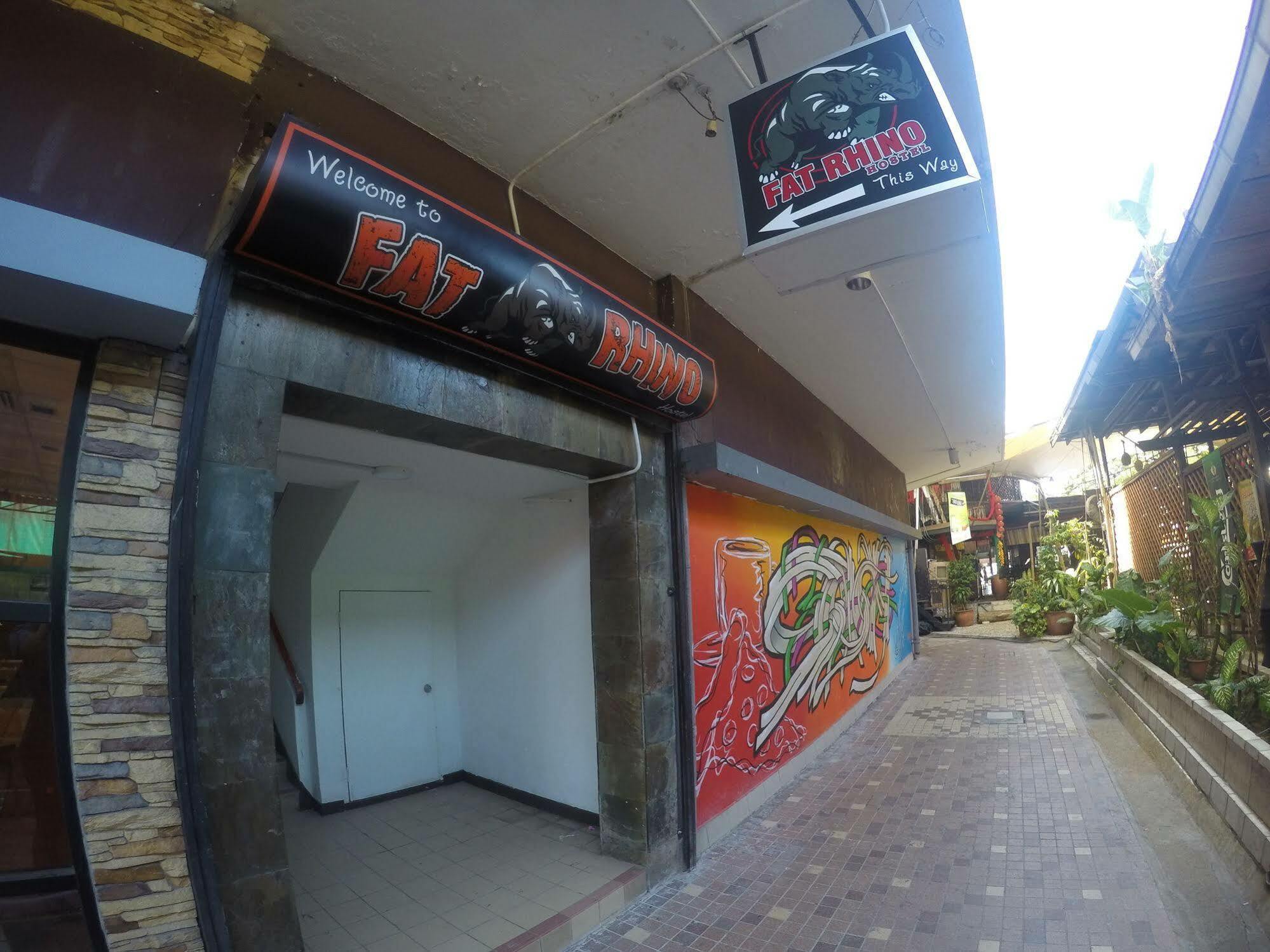 Fat Rhino Hotel Kota Kinabalu Bagian luar foto